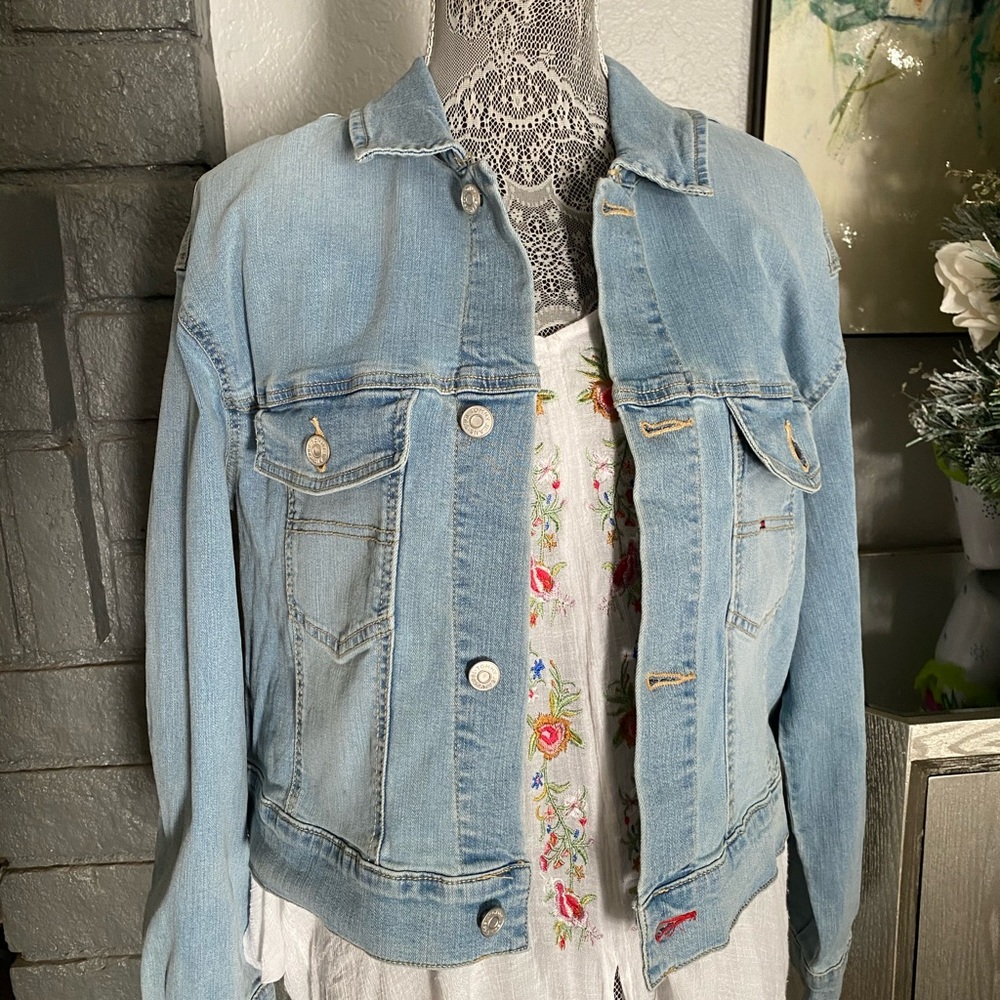 Medium Jean Jacket - Picture 2 of 5